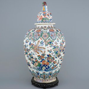 Un vase en faïence de Delft de palette cachemire, vers 1700 — photo 3