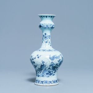 Un vase en faïence de Delft en bleu et blanc à décor chinoiserie, fin du 17ème — photo 3