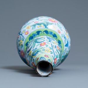 Un vase en faïence de Delft en bleu et blanc surdécorée, marque pseudo-chinois, vers 1700 — photo 5