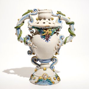 Un vase en faïence polychrome de Winterthur, Suisse, 17ème — photo 3