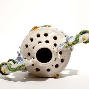 Un vase en faïence polychrome de Winterthur, Suisse, 17ème — photo 6