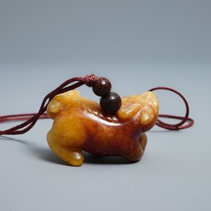 Un vase en forme de deux poissons et un modèle d'un chien en jade, Chine, 19/20ème — photo 10