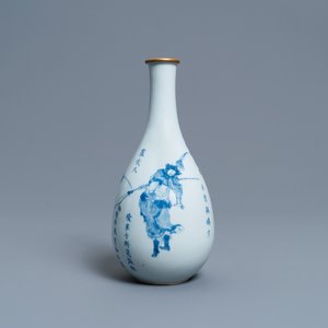 Un vase en forme de poire en porcelaine de Chine en bleu et blanc à décor 'Shuihu Zhuan', Shunzhi/Kangxi — photo 1