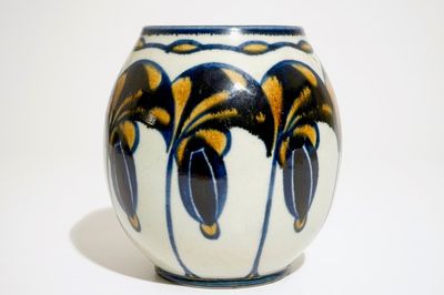 Un vase en grès, Charles Catteau pour Boch Frères Keramis, ca. 1925