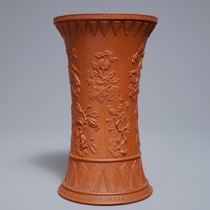Un vase en grès de Yixing à décor floral appliqué, Kangxi — photo 2