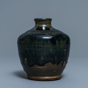 Un vase en grès porcelaineux de type Jian à émail 'fourrure de lièvre', Song — photo 2