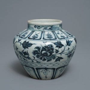 Un vase en grès porcelaineux en bleu et blanc, Annam, Vietnam, 15/16ème — photo 1