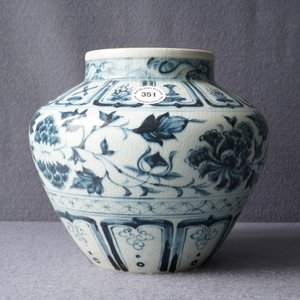 Un vase en grès porcelaineux en bleu et blanc, Annam, Vietnam, 15/16ème — photo 16
