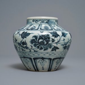 Un vase en grès porcelaineux en bleu et blanc, Annam, Vietnam, 15/16ème — photo 2