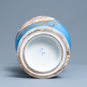 Un vase en porcelaine dans le style de Sèvres, prob. Samson, Paris, 19ème — photo 6