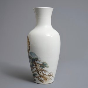 Un vase en porcelaine de Chine à décor d'un tigre, marque de Qianlong, 20ème — photo 4