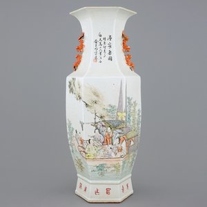Un vase en porcelaine de Chine à décor qianjiang cai, 19/20ème — photo 1