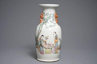 Un vase en porcelaine de Chine à décor qianjiang cai, 19/20ème
