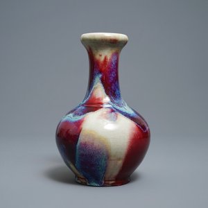 Un vase en porcelaine de Chine à émail flambé, Qianlong — photo 2