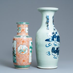 Un vase en porcelaine de Chine à fond céladon et un de forme rouleau en famille verte, 19ème — photo 2