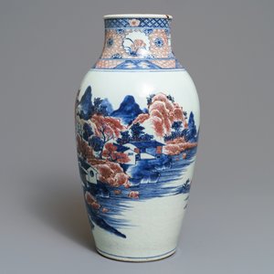 Un vase en porcelaine de Chine bleu, blanc et rouge à décor d'un paysage, 19ème — photo 5