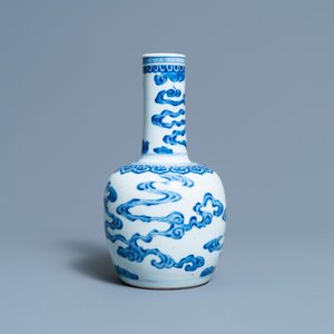 Un vase en porcelaine de Chine 'Bleu de Hue' pour le Vietnam, Kangxi — photo 5