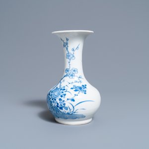 Un vase en porcelaine de Chine 'Bleu de Hue' pour le Vietnam, marque 'La gloire de Hanoi', 19ème — photo 2