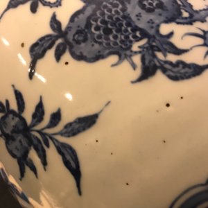 Un vase en porcelaine de Chine bleu et blanc à décor sanduo, 19/20ème — photo 13