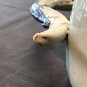 Un vase en porcelaine de Chine bleu et blanc aux anses en forme de chilong, Kangxi — photo 27