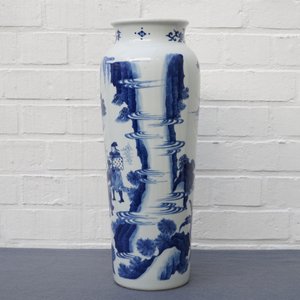 Un vase en porcelaine de Chine bleu et blanc de style Transition, 19/20ème — photo 9