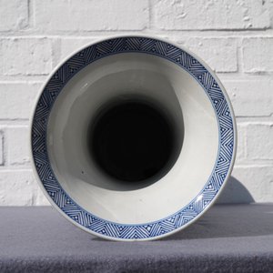 Un vase en porcelaine de Chine bleu et blanc, Kangxi — photo 14
