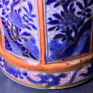Un vase en porcelaine de Chine bleu et blanc surdécoré en Europe, Kangxi — photo 20