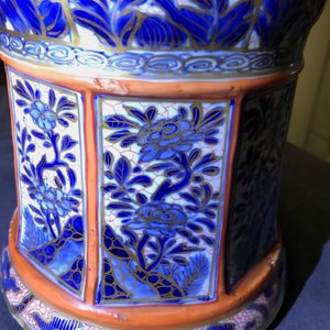 Un vase en porcelaine de Chine bleu et blanc surdécoré en Europe, Kangxi — photo 26