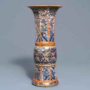 Un vase en porcelaine de Chine bleu et blanc surdécoré en Europe, Kangxi — photo 3