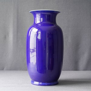 Un vase en porcelaine de Chine bleu monochrome, 19ème — photo 10