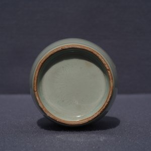 Un vase en porcelaine de Chine céladon de Longquan, 19/20ème — photo 9