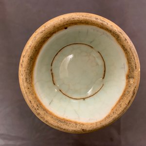 Un vase en porcelaine de Chine céladon et un vase famille verte, 19ème — photo 11