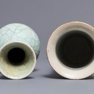 Un vase en porcelaine de Chine céladon et un vase famille verte, 19ème — photo 6