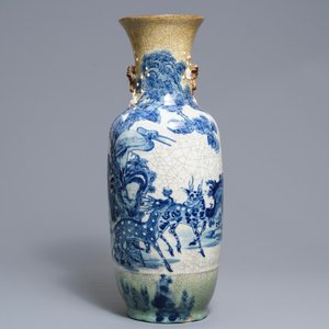 Un vase en porcelaine de Chine dit 'de Nankin' à décor de cerfs et grues, 19ème — photo 1