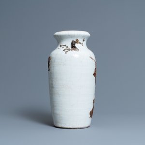 Un vase en porcelaine de Chine dite 'de Nankin' figurant Li Tieguai, marque de Qianlong, 19ème — photo 2