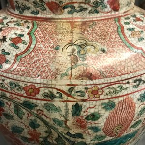 Un vase en porcelaine de Chine dite 'de Swatow' à décor polychrome de lions bouddhistes, Ming — photo 18