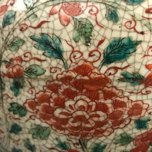 Un vase en porcelaine de Chine dite 'de Swatow' à décor polychrome de lions bouddhistes, Ming — photo 9