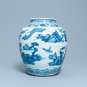 Un vase en porcelaine de Chine en bleu et blanc à décor de bateaux dans un paysage montagneux, Ming — photo 3