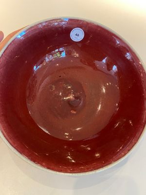 Un vase en porcelaine de Chine en bleu et blanc à décor de lions bouddhistes et un bol à émail langyao, 19/20ème — photo 7