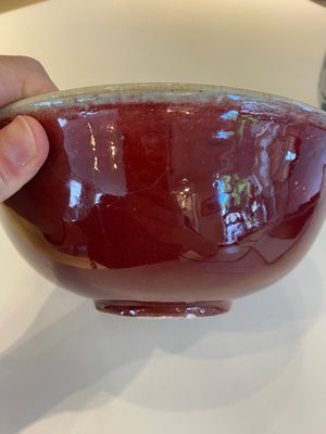 Un vase en porcelaine de Chine en bleu et blanc à décor de lions bouddhistes et un bol à émail langyao, 19/20ème — photo 9