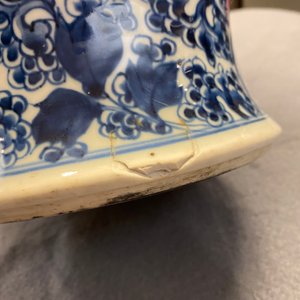 Un vase en porcelaine de Chine en bleu et blanc à décor de phénix, Kangxi — photo 11