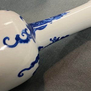 Un vase en porcelaine de Chine en bleu et blanc à décor d'un phénix, 19/20ème — photo 15