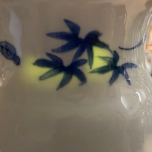 Un vase en porcelaine de Chine en bleu et blanc à décor d'un phénix et d'un qilin, époque Transition — photo 15