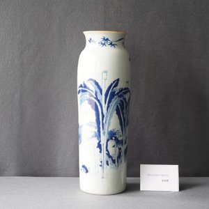 Un vase en porcelaine de Chine en bleu et blanc à décor d'un phénix et d'un qilin, époque Transition — photo 8