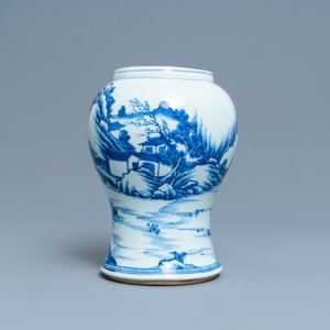 Un vase en porcelaine de Chine en bleu et blanc, Kangxi — photo 5