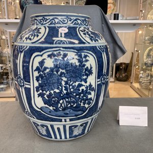 Un vase en porcelaine de Chine en bleu et blanc, Wanli — photo 7