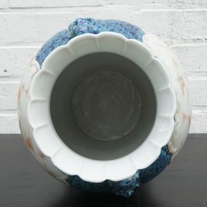 Un vase en porcelaine de Chine en oeuf de rouge-gorge et faux marbre, marque de Qianlong, 20ème — photo 12
