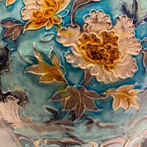 Un vase en porcelaine de Chine fahua à décor de lions bouddhistes, Ming — photo 14