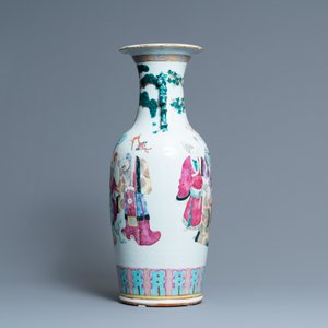 Un vase en porcelaine de Chine famille rose, 19ème — photo 2