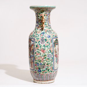 Un vase en porcelaine de Chine famille rose, 19ème — photo 4